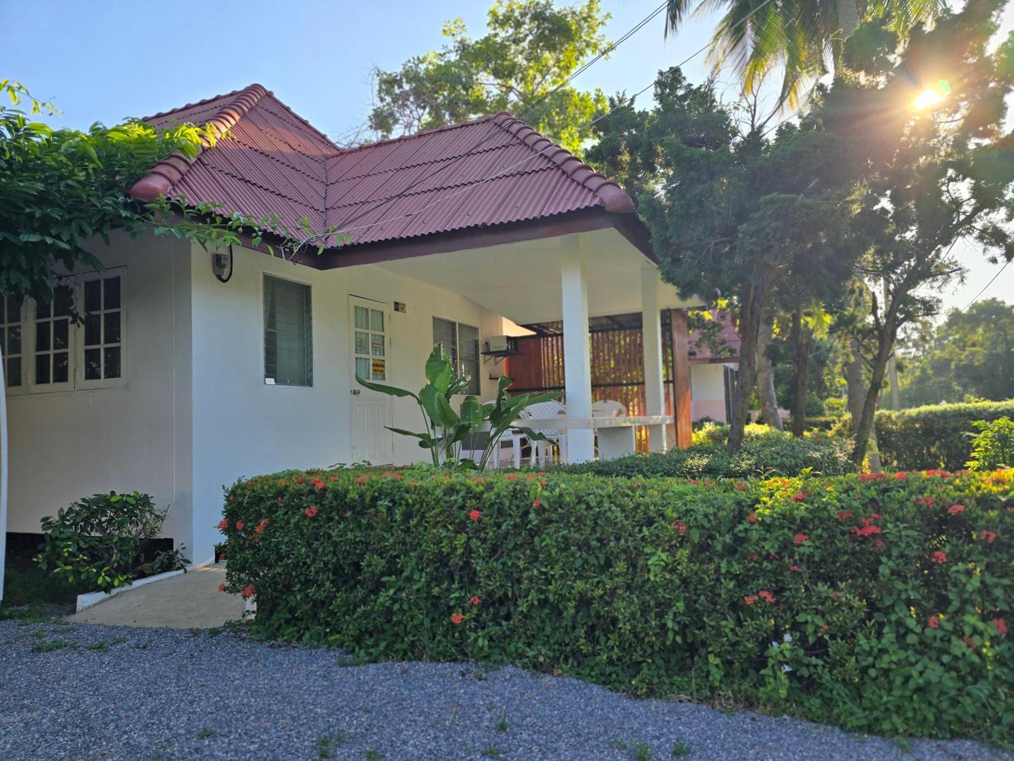 Baan Golden Resort & Residences Sam Roi Yot Exterior photo
