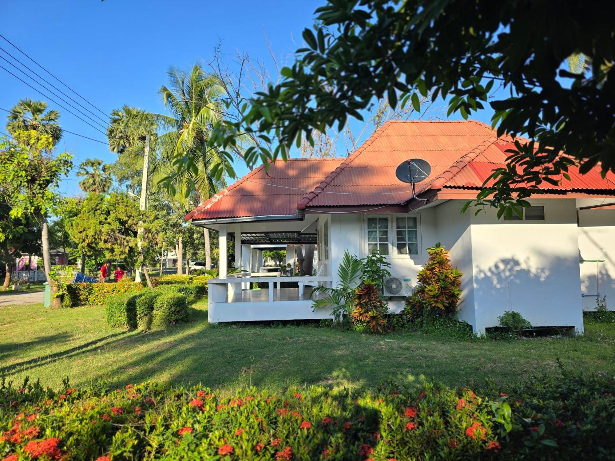 Baan Golden Resort & Residences Sam Roi Yot Exterior photo
